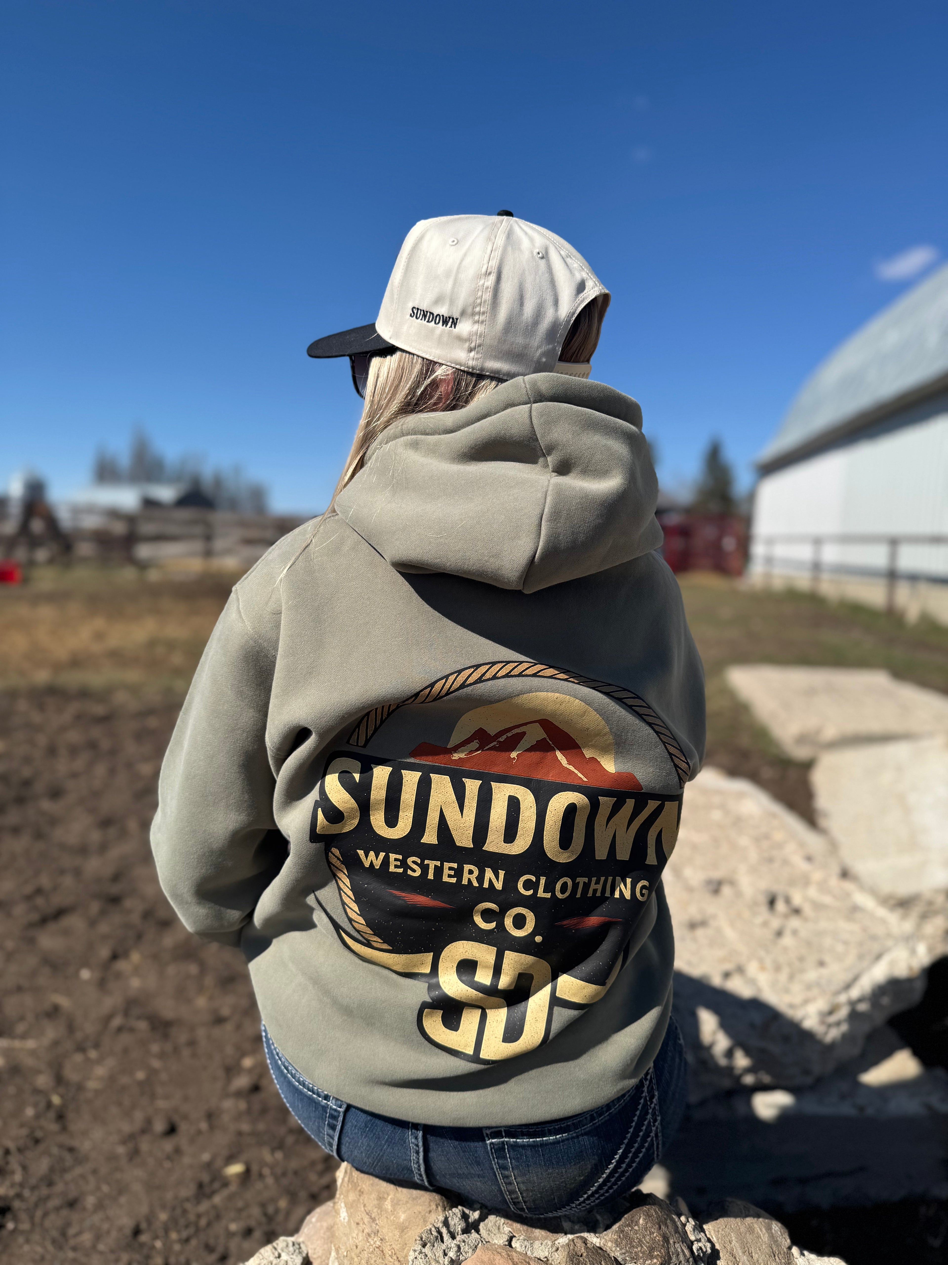 ROPE'N WESTERN HOODIE